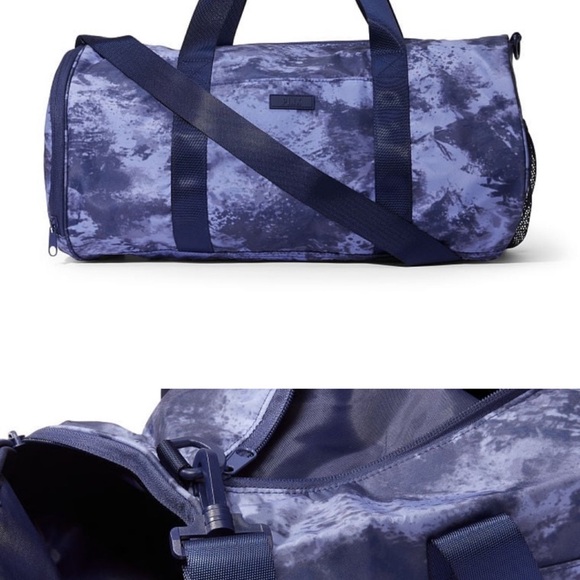 PINK Everyday Duffle Bag - Picture 2 of 2